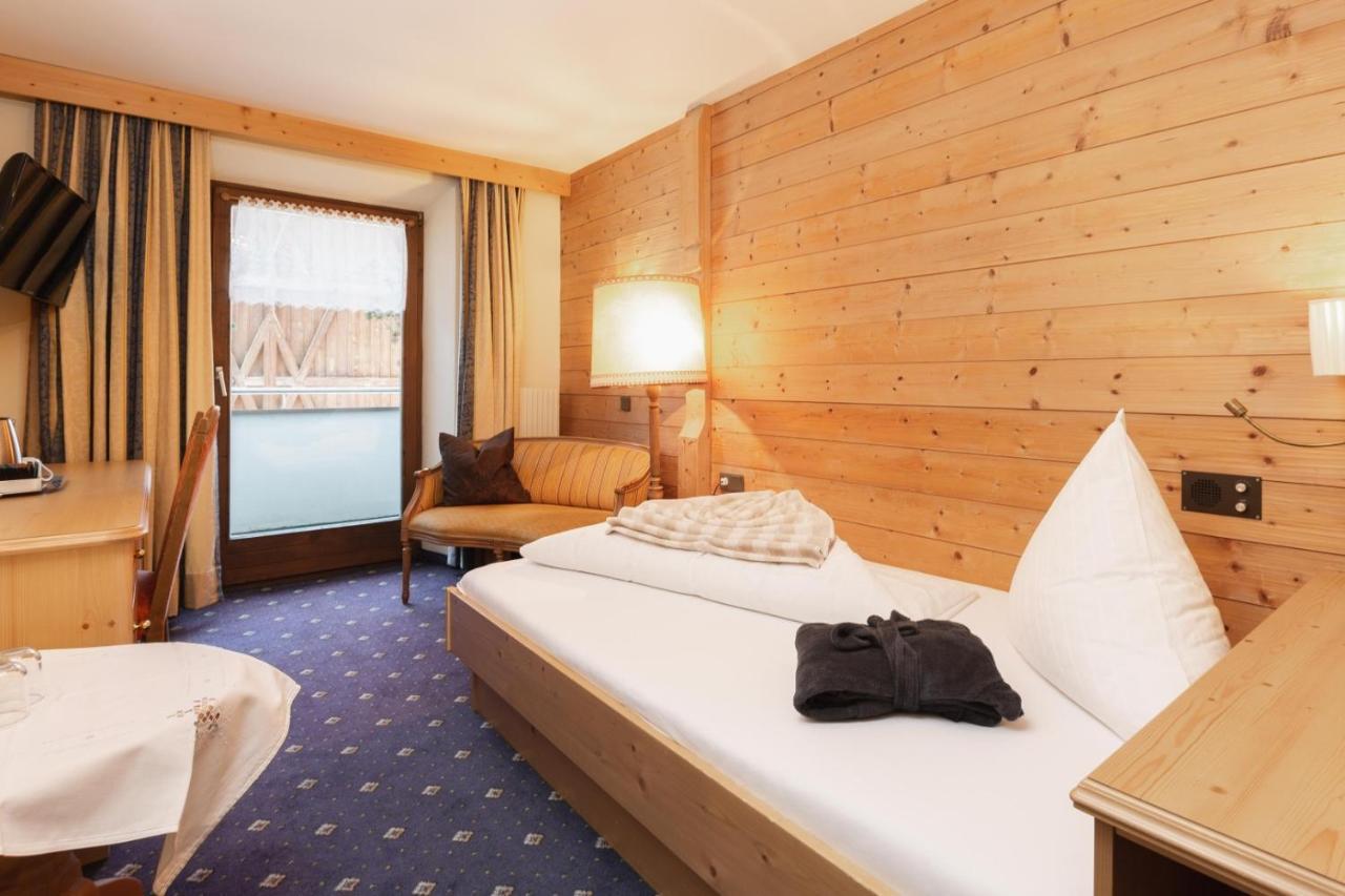 Familienhotel Adler Serfaus Pokój zdjęcie